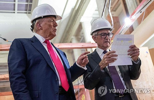 도널드 트럼프 미 대통령과 제롬 파월 연준 의장