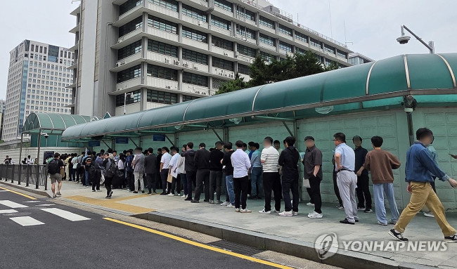 미국비자 신청행렬