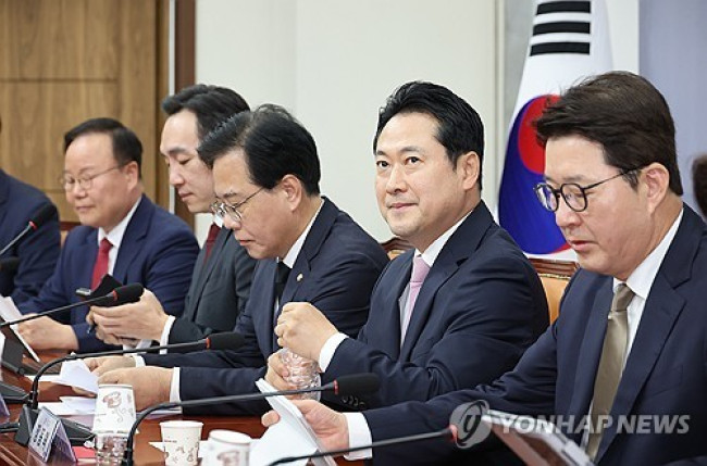 최고위원회의 참석한 장동혁 대표-송언석 원내대표