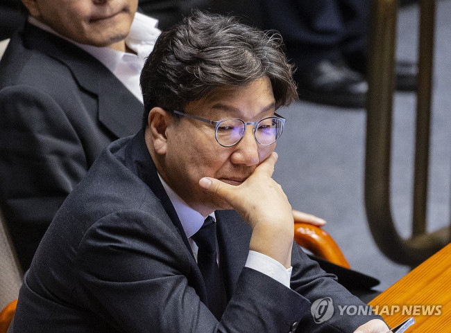 구속영장 청구된 권성동 의원 국회 개원식 참석