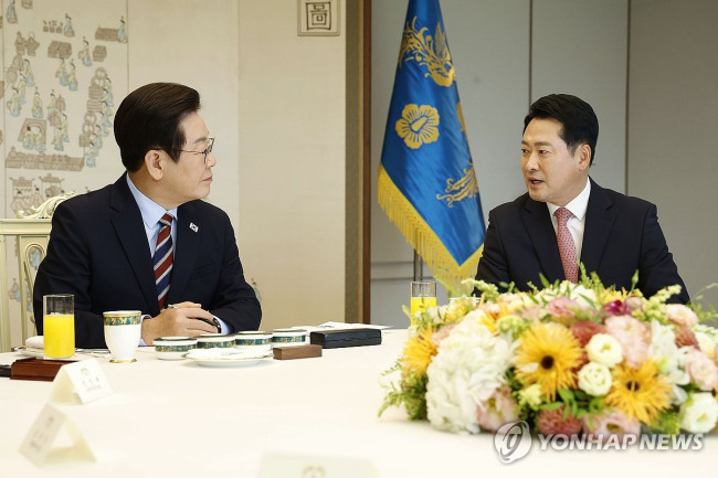 이재명 대통령과 장동혁 국민의힘 대표
