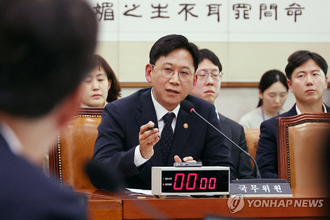 '내란가담 공직자 조사' 관련 답변하는 배경훈 과기정통부 장관