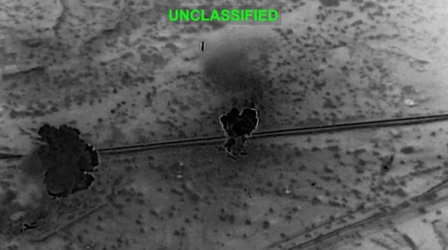 미 중부사령부가 공개한 하르그섬 공습 영상