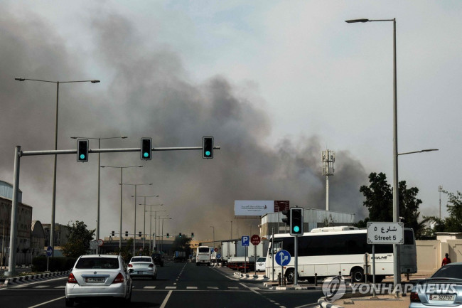 지난 1일 이란의 공격으로 연기 솟아오르는 카타르 도하 