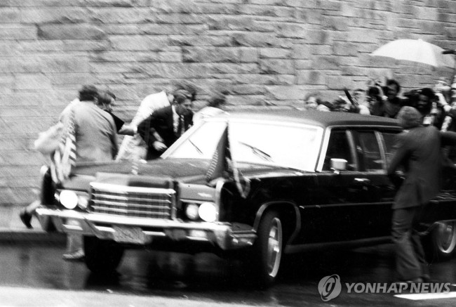 로널드 레이건 대통령 피격 사건 당시 사진