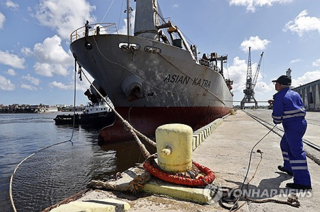 18일 아바나항에 도착한 멕시코 지원 선박
