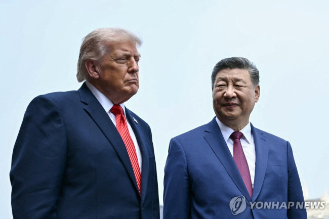 트럼프 대통령과 시 주석(오른쪽)
